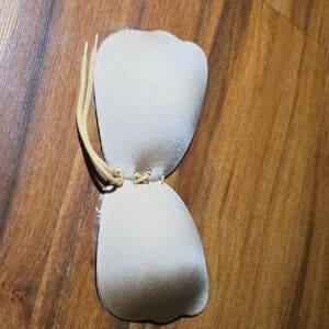 Women's strapless adhesive silicone bra, self-Adhesive Bra in Nude New Sz C